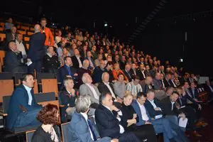 Een volle zaal met ondernemers tijdens een congres
